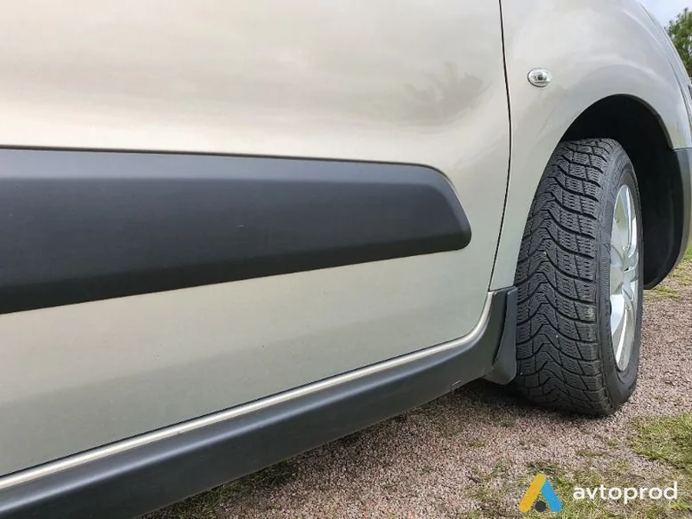 Фото 4 - Citroen Berlingo 2011