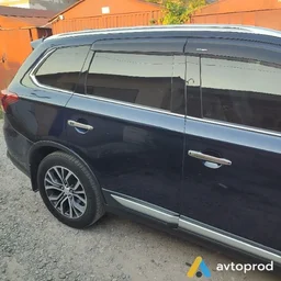 Фото 4 - Mitsubishi Outlander 2017