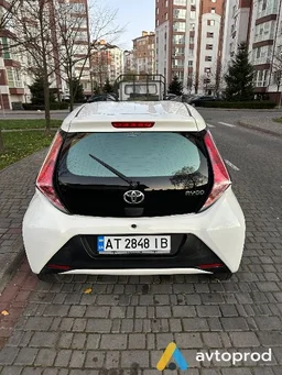 Фото 4 - Toyota Aygo 2015