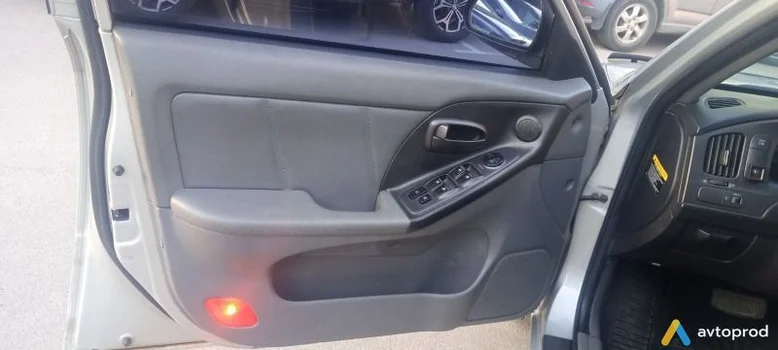Фото 3 - Hyundai Elantra 2004