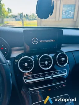 Photo 4 - Mercedes-Benz C-class (W205) 2020