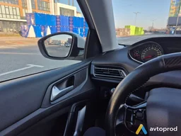 Фото 4 - Peugeot 308 2017