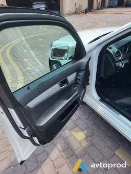 Photo 4 - Mercedes-Benz C-class 2012