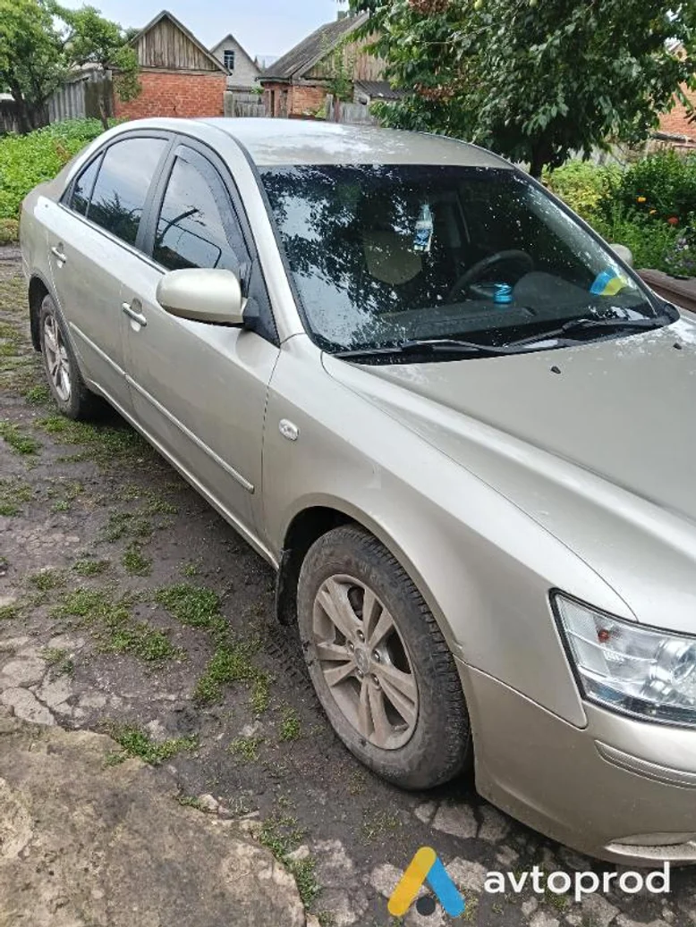 Photo 1 - Hyundai Sonata 2009