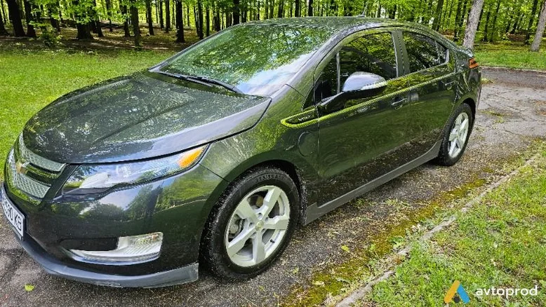 Фото 2 - Chevrolet Volt 2013