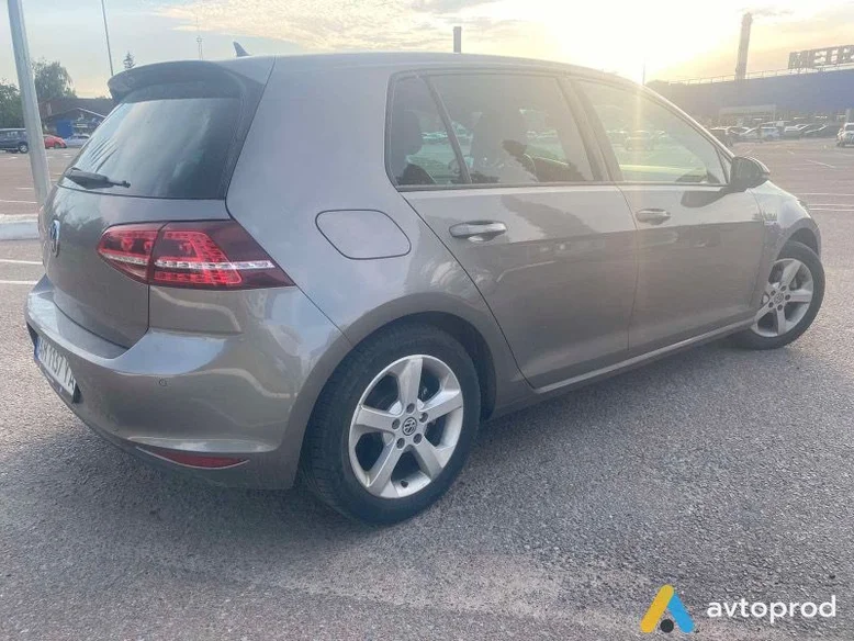 Фото 3 - Volkswagen Golf E 2016