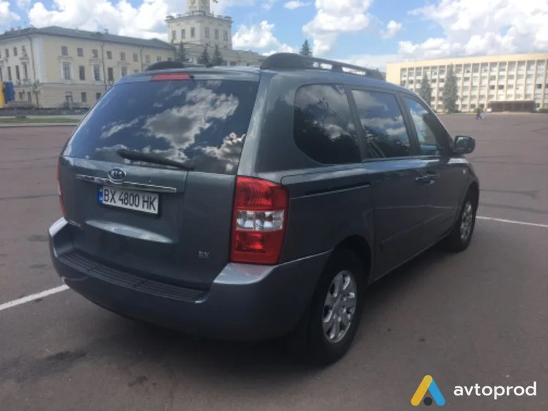 Фото 3 - Kia Carnival 2008