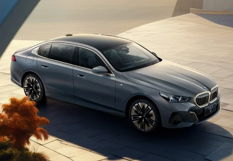 BMW 5 Series L - подовжена версія