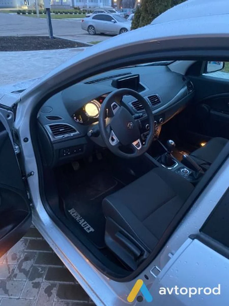 Фото 2 - Renault Megane 2012