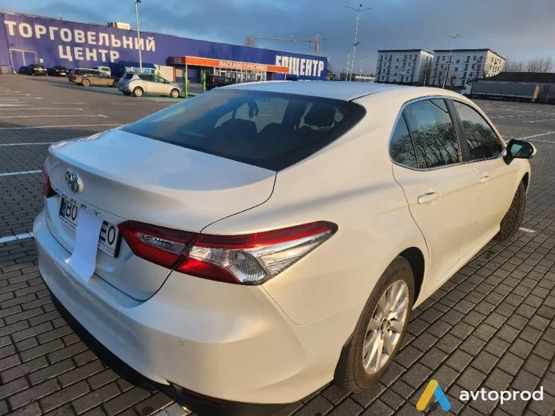 Фото 3 - Toyota Camry 2020