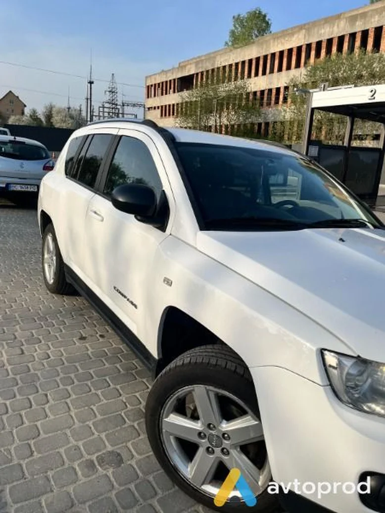 Фото 1 - Jeep Compass 2012