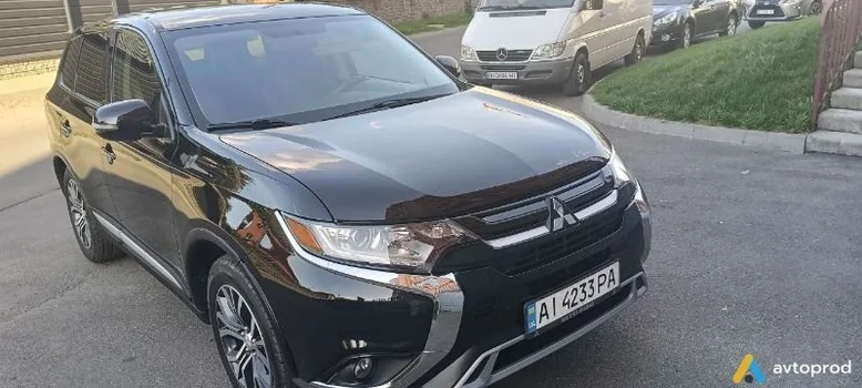 Фото 4 - Mitsubishi Outlander 2018