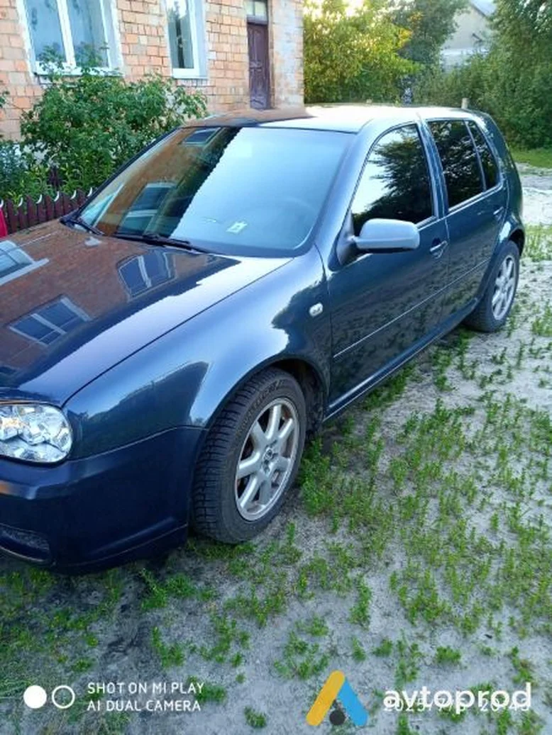 Фото 2 - Volkswagen Golf 2000