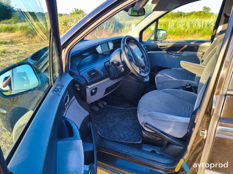 Photo 2 - Peugeot 807 2011