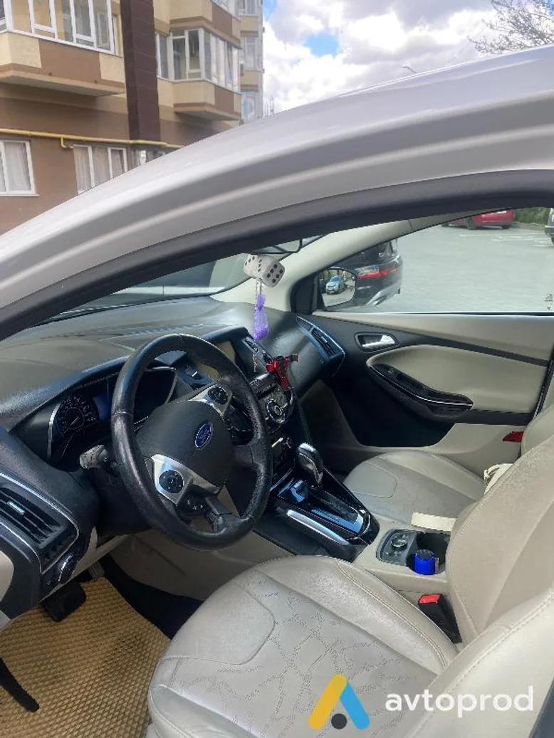 Фото 3 - Ford Focus 2012