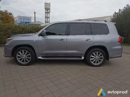 Photo 2 - Lexus LX 2010