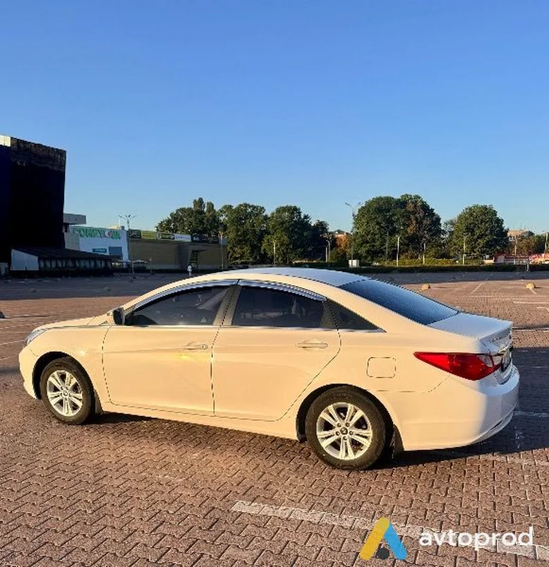 Фото 4 - Hyundai Sonata 2012