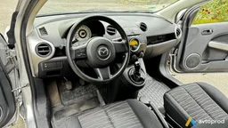 Photo 4 - Mazda 2 2009