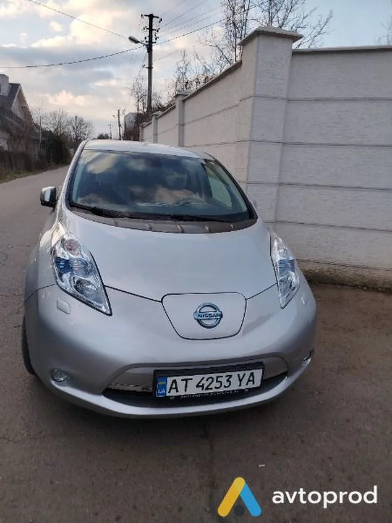 Фото 4 - Nissan Leaf 2013