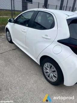 Фото 3 - Toyota Yaris 2022