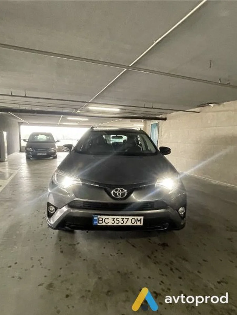 Фото 4 - Toyota RAV 4 2016