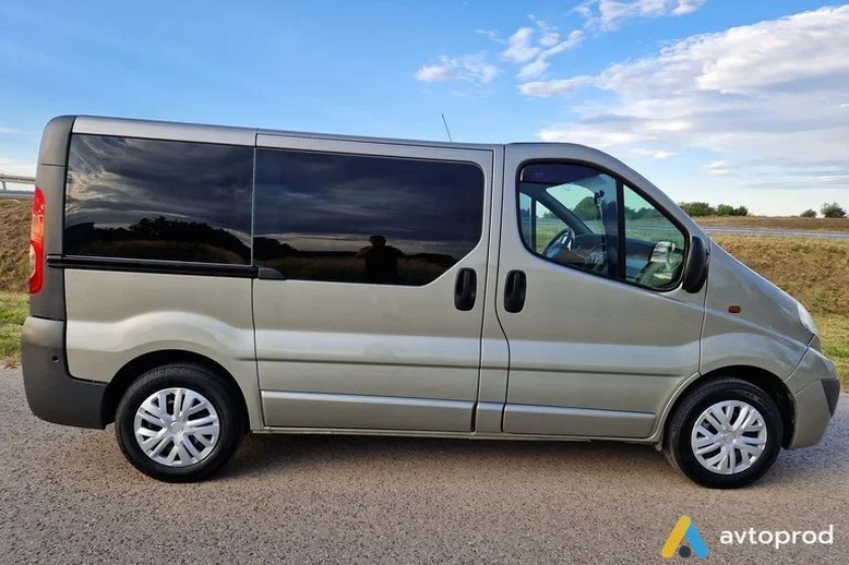 Фото 2 - Opel Vivaro 2010