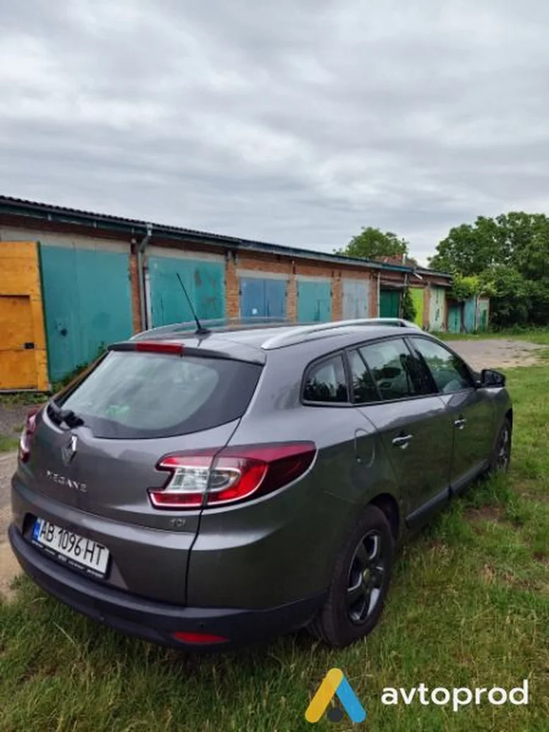 Фото 4 - Renault Megane 2011