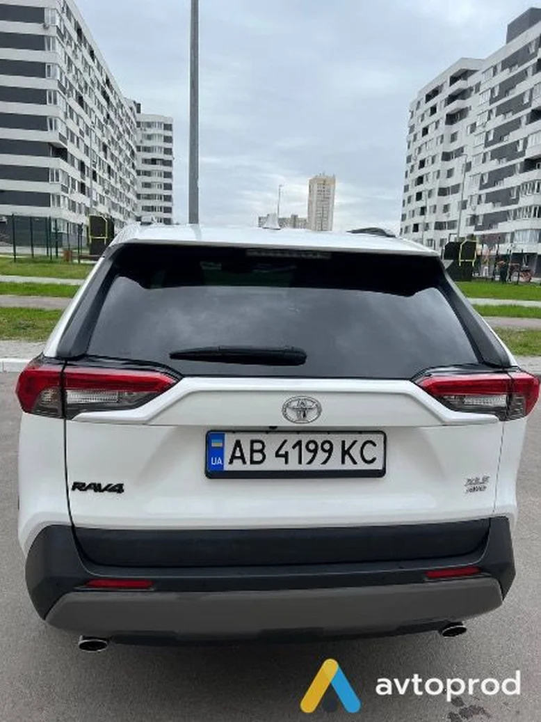Фото 4 - Toyota RAV 4 2020