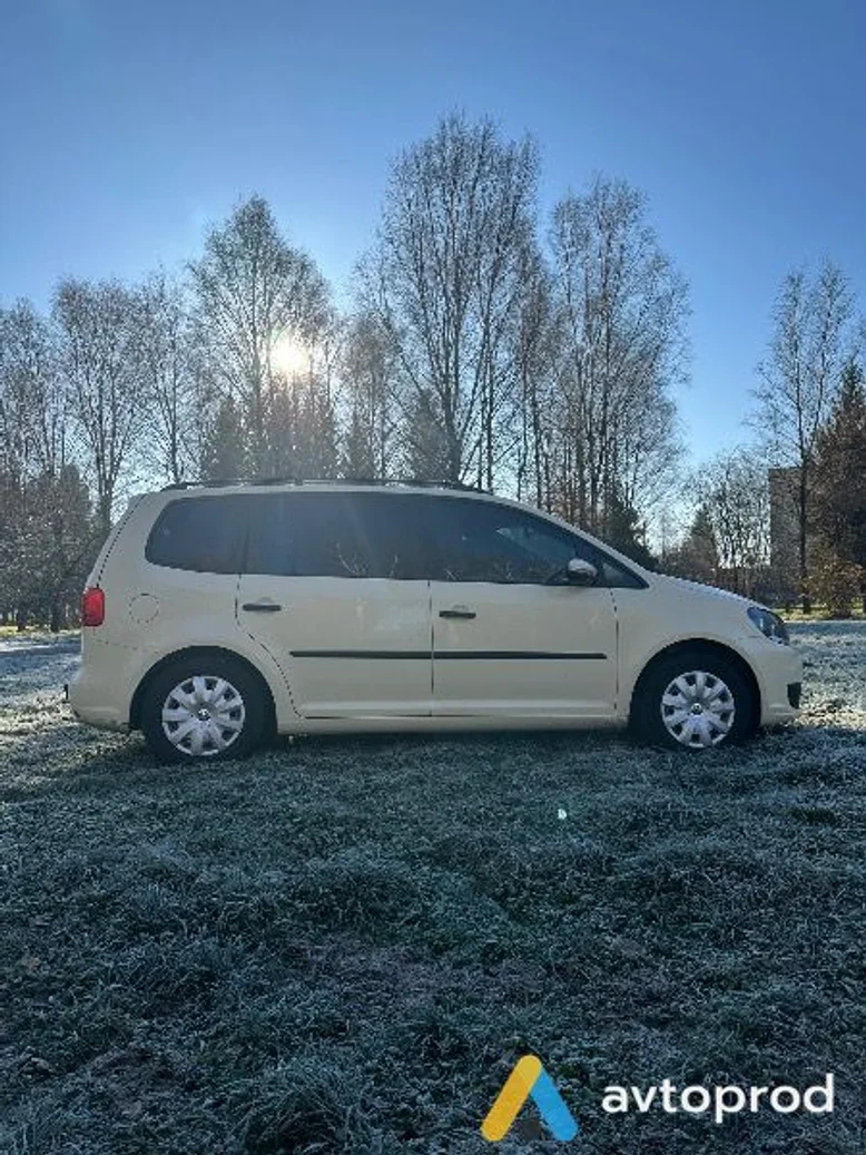 Фото 4 - Volkswagen Touran 2013