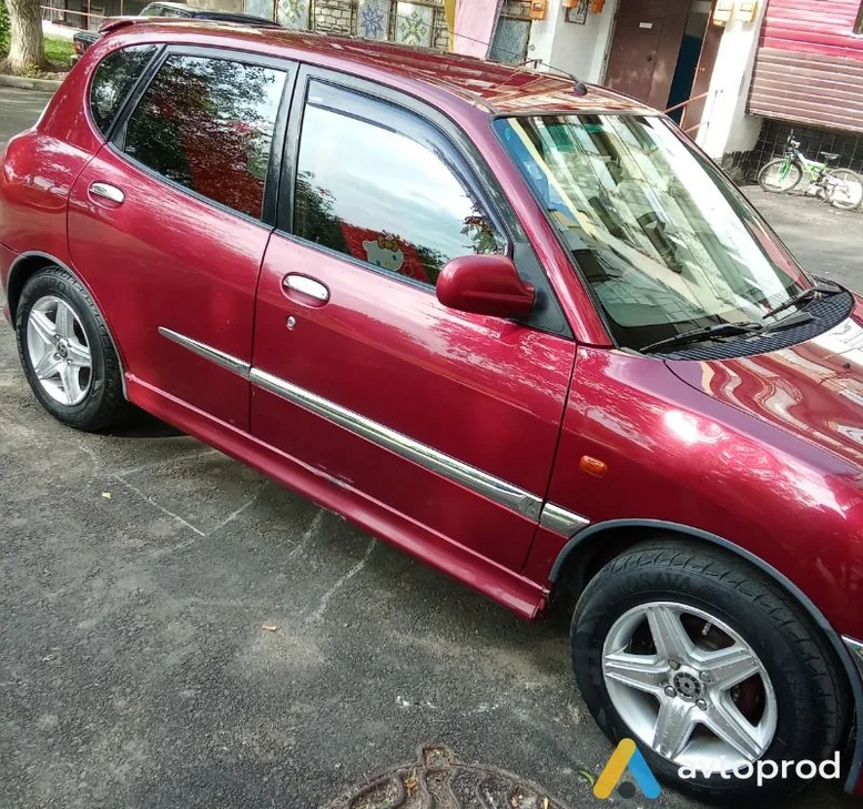 Фото 3 - Daihatsu Sirion 2001