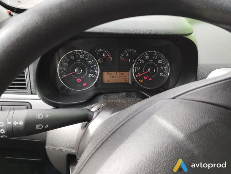 Фото 2 - Fiat Punto 2013