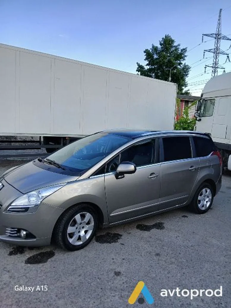 Фото 2 - Peugeot 5008 2012
