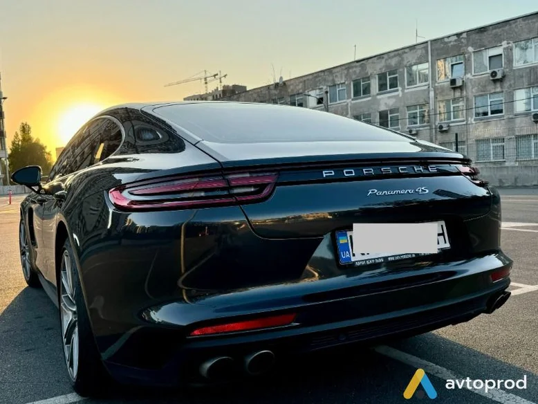 Фото 3 - Porsche Panamera 2017