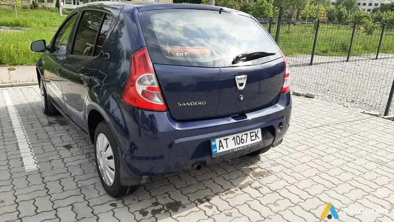 Фото 4 - Dacia Sandero 2012