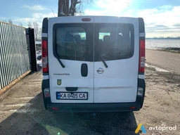 Photo 2 - Nissan Primastar 2010