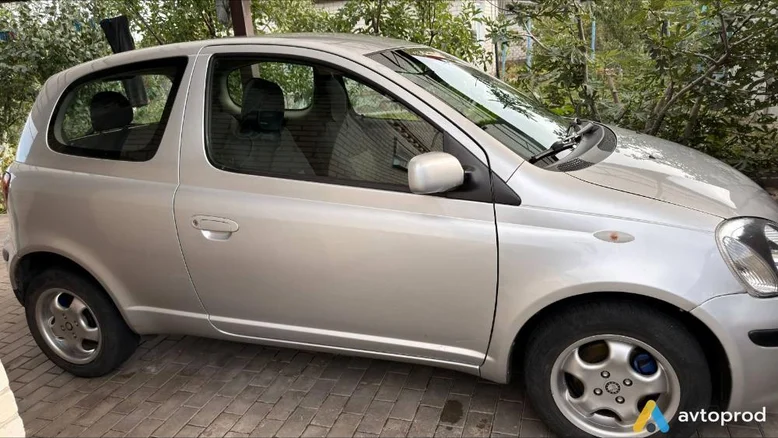 Фото 1 - Toyota Yaris 2005