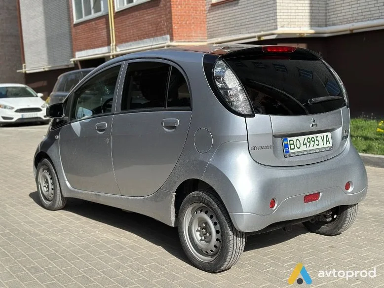 Фото 4 - Mitsubishi i-MiEV 2011