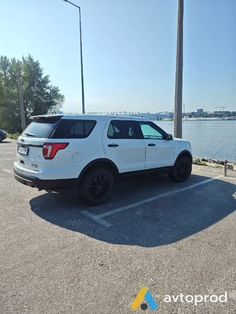 Фото 2 - Ford Explorer 2017