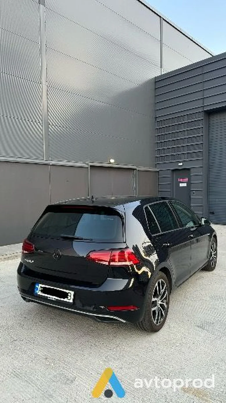 Фото 3 - Volkswagen Golf E 2018