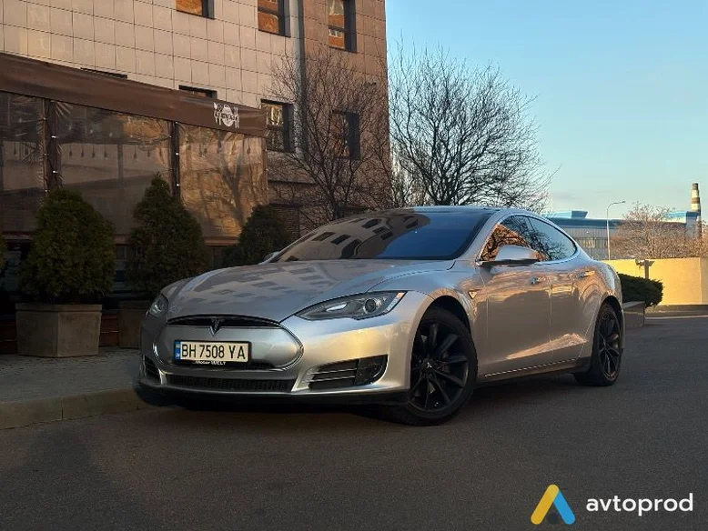 Фото 2 - Tesla Model S 2014