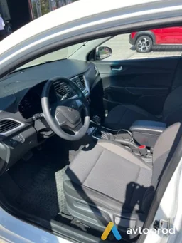 Photo 3 - Hyundai Accent 2020