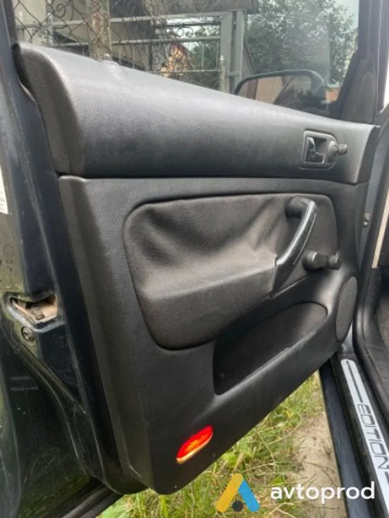 Фото 3 - Volkswagen Golf 2000