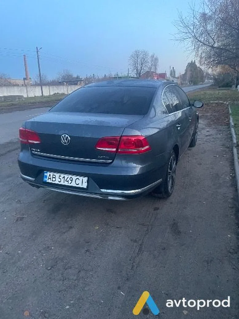 Фото 2 - Volkswagen Passat 2011