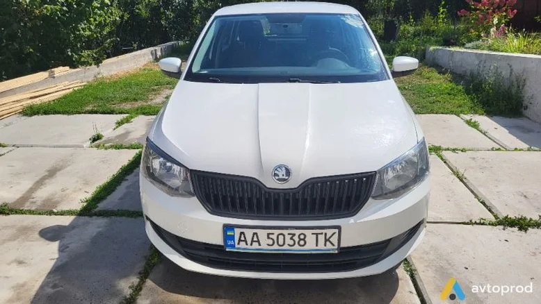 Фото 3 - Skoda Fabia 2018