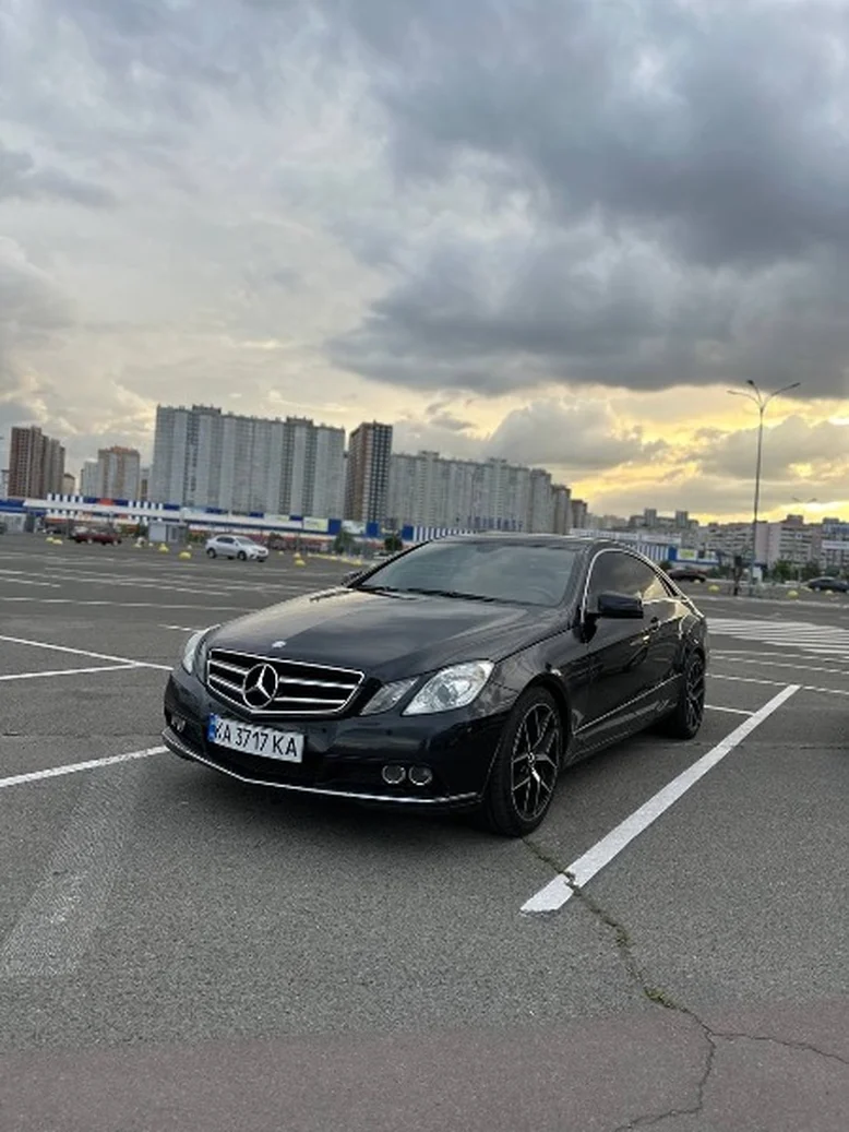 Фото 1 - Mercedes-Benz Coupe 2011