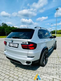 Photo 2 - BMW X5 2012