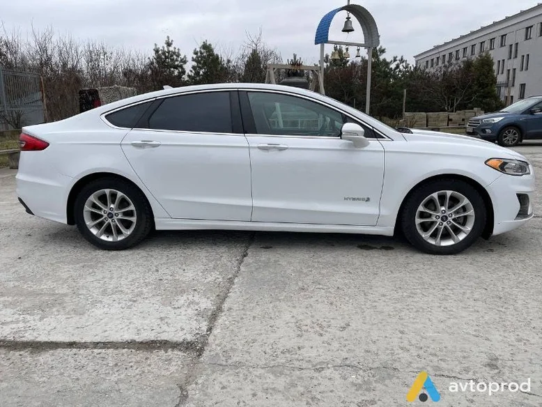 Фото 4 - Ford Fusion 2018