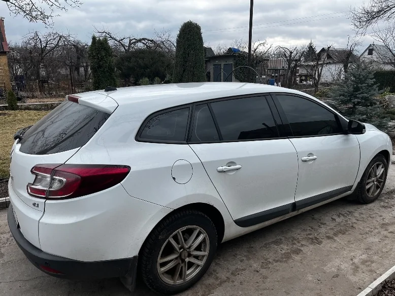 Фото 3 - Renault Megane 2011