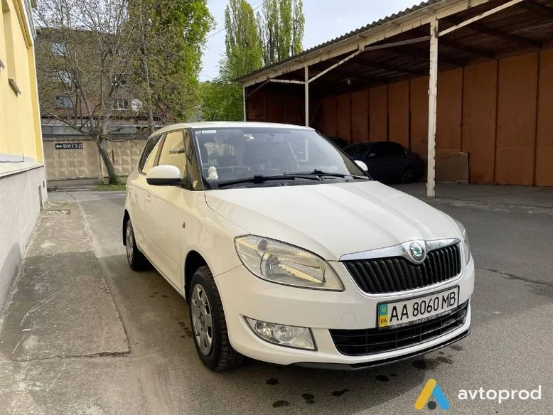 Фото 1 - Skoda Fabia 2012