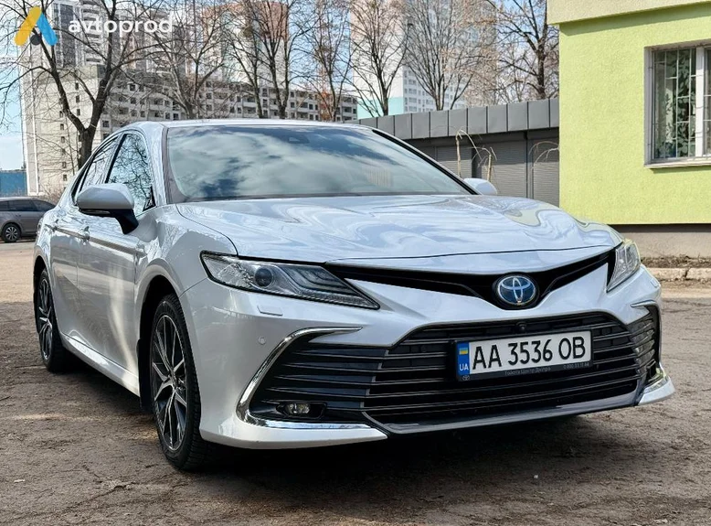 Фото 3 - Toyota Camry 2021
